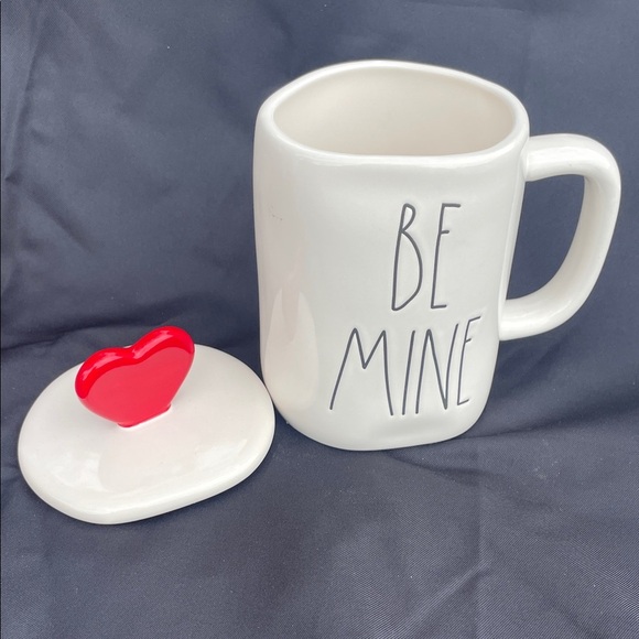 Be Mine Mug with Red Heart Lid - Picture 2 of 6